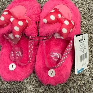 Disney Minnie Mouse Fuzzy Pink Slippers